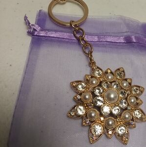 MONET PEARLS & CRYSTALS KEYRING